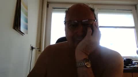 Snapshot of maw2001 chatting on 11-03-25, 06:58 maw2001 online show from 11-03-25, 06:58