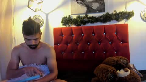 Snapshot of max_ashley_mds chatting on 12-13-24, 04:49 Max  Ashley online show from 12-13-24, 04:49
