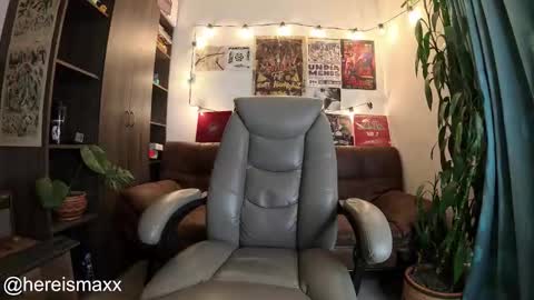 Max Follow me IGX hereismaxx online show from 10-29-25, 01:41