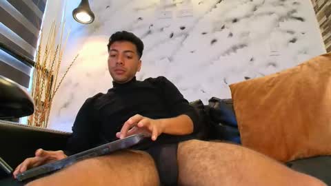 Snapshot of max_hornye chatting on 02-13-26, 06:59 Max Hornye online show from 02-13-26, 06:59