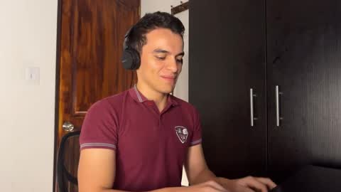 Max Lancaster online show from 12-22-24, 01:55