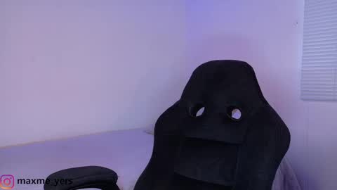 max_meyer online show from 10-21-25, 10:21