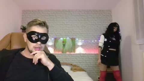 Snapshot of max_mila_888 chatting on 09-10-25, 09:20 Max  Aliya online show from 09-10-25, 09:20