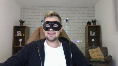 Snapshot of max_mila_888 chatting on 09-14-25, 06:40 Max  Aliya online show from 09-14-25, 06:40
