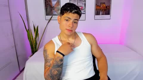 Snapshot of max_miuller chatting on 10-26-25, 07:31 MAX MIULLER online show from 10-26-25, 07:31