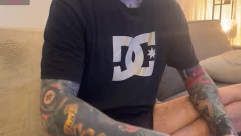    online show from 02-05-26, 06:51