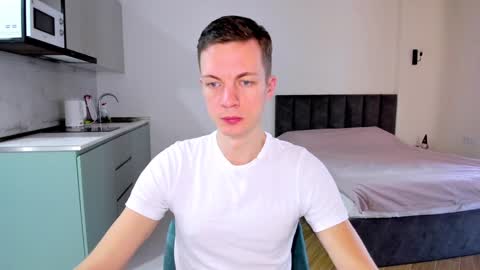 Max  online show from 01-21-25, 05:27