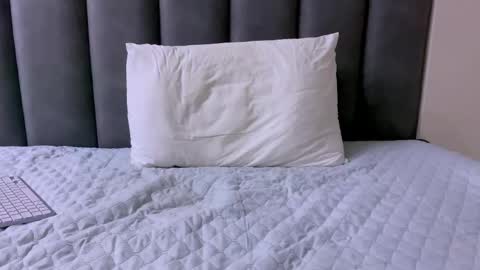 Max  online show from 09-29-25, 05:07