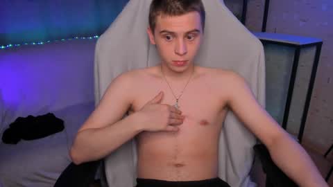 Snapshot of max_sm1th chatting on 03-12-25, 07:17 Max online show from 03-12-25, 07:17