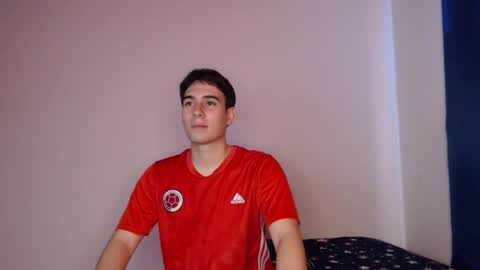 Snapshot of max_snow1616 chatting on 12-18-25, 04:02 max_snow1616 online show from 12-18-25, 04:02