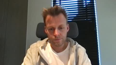 Snapshot of max_straight_1 chatting on 11-23-25, 12:27 Max take off clothes online show from 11-23-25, 12:27