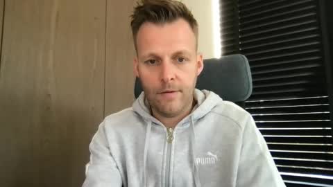 Snapshot of max_straight_1 chatting on 03-19-26, 08:07 Max take off clothes online show from 03-19-26, 08:07