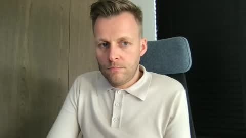 Snapshot of max_straight_1 chatting on 03-20-26, 12:21 Max take off clothes online show from 03-20-26, 12:21