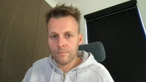 Snapshot of max_straight_1 chatting on 03-27-26, 09:21 Max take off clothes online show from 03-27-26, 09:21