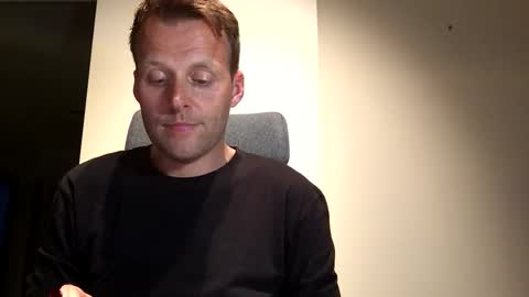 Snapshot of max_straight_1 chatting on 04-16-26, 07:25 Max take off clothes online show from 04-16-26, 07:25