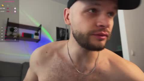 Snapshot of max_tesao chatting on 03-11-25, 08:20 Max online show from 03-11-25, 08:20