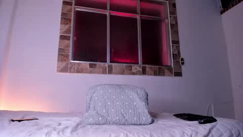 max_valiant1 online show from 11-08-25, 11:32