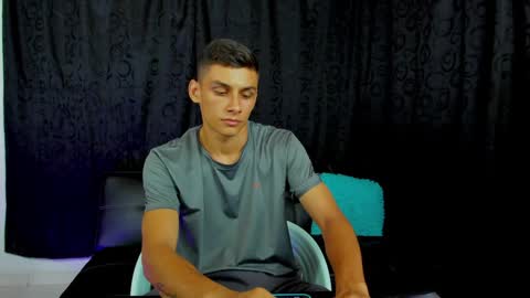 Snapshot of max_wild01 chatting on 12-18-24, 07:47 MAX     online show from 12-18-24, 07:47