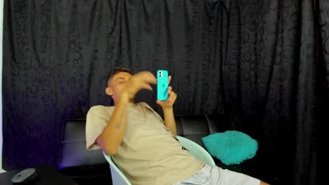 Snapshot of max_wild01 chatting on 12-24-24, 07:49 MAX     online show from 12-24-24, 07:49