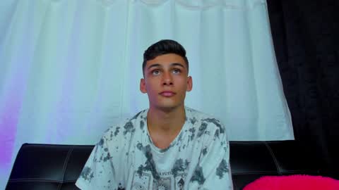 Snapshot of max_wild01 chatting on 01-22-25, 10:50 MAX     online show from 01-22-25, 10:50
