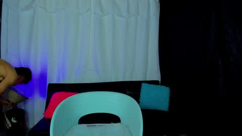 Snapshot of max_wild01 chatting on 01-24-25, 05:21 MAX     online show from 01-24-25, 05:21