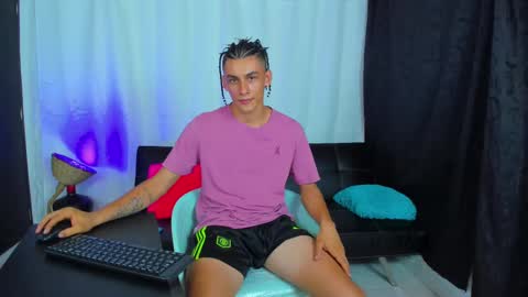 Snapshot of max_wild01 chatting on 03-04-25, 09:51 MAX     online show from 03-04-25, 09:51