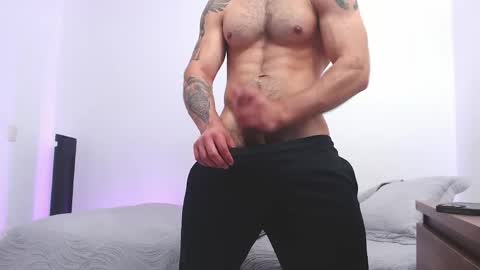 max_xl_ online show from 04-28-26, 01:37