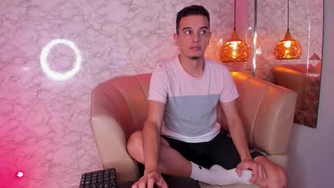 Maximiliano online show from 10-03-25, 09:45