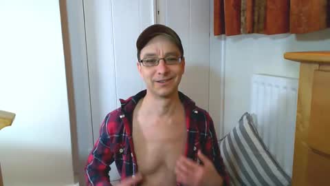 Max Davies online show from 02-03-25, 11:42