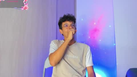 Max  online show from 04-19-26, 03:06