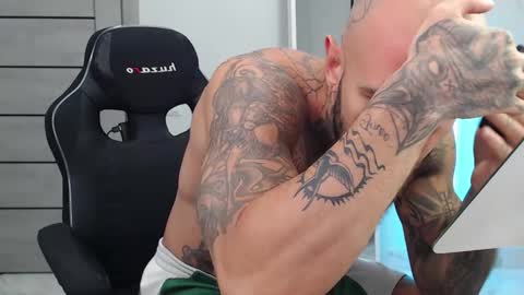 Snapshot of maxi_foxxx chatting on 09-12-25, 07:41 Maximus Fox online show from 09-12-25, 07:41