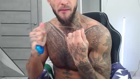 Snapshot of maxi_foxxx chatting on 09-18-25, 06:59 Maximus Fox online show from 09-18-25, 06:59