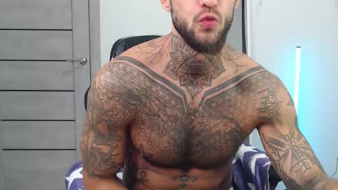 Snapshot of maxi_foxxx chatting on 09-19-25, 05:31 Maximus Fox online show from 09-19-25, 05:31