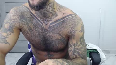 Snapshot of maxi_foxxx chatting on 10-06-25, 08:12 Maximus Fox online show from 10-06-25, 08:12