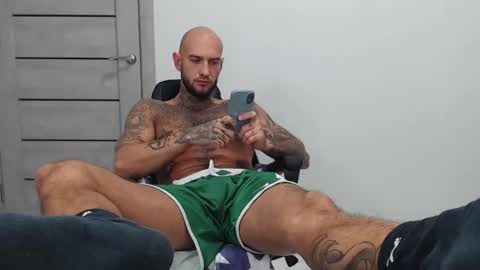 Snapshot of maxi_foxxx chatting on 10-09-25, 07:17 Maximus Fox online show from 10-09-25, 07:17