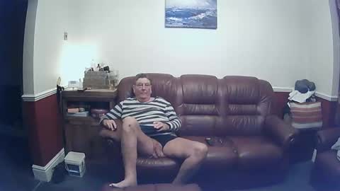 MAX online show from 01-10-25, 12:17