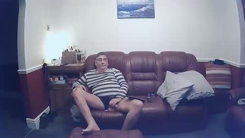 MAX online show from 02-19-25, 11:25