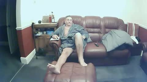 MAX online show from 10-14-25, 10:32