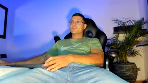 Snapshot of maxi_mux1 chatting on 01-07-26, 02:58 MAXI online show from 01-07-26, 02:58