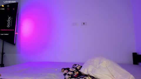 Maxi Model Independent  online show from 02-17-25, 03:15