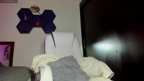 Max online show from 02-18-25, 06:37