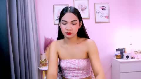 Snapshot of maxie_greyson chatting on 02-17-25, 03:36 maxie greyson online show from 02-17-25, 03:36