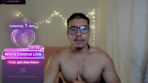 Snapshot of maxifit_ chatting on 01-09-25, 10:52 Mikael online show from 01-09-25, 10:52