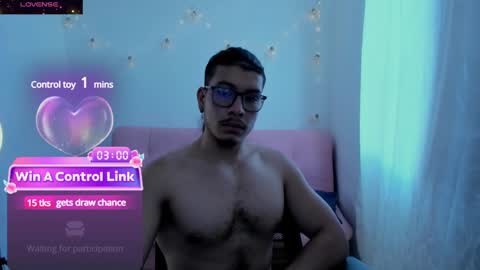 Snapshot of maxifit_ chatting on 01-09-25, 01:56 Mikael online show from 01-09-25, 01:56