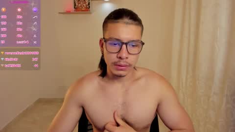 Snapshot of maxifit_ chatting on 01-17-25, 09:28 Mikael online show from 01-17-25, 09:28