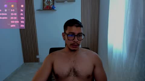 Snapshot of maxifit_ chatting on 01-22-25, 12:06 Mikael online show from 01-22-25, 12:06