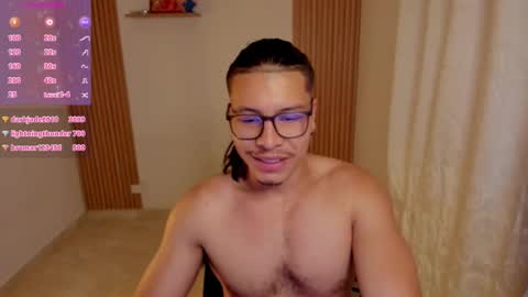 Snapshot of maxifit_ chatting on 01-27-25, 09:44 Mikael online show from 01-27-25, 09:44