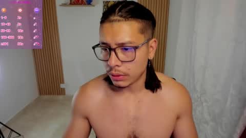 Snapshot of maxifit_ chatting on 02-03-25, 10:03 Mikael online show from 02-03-25, 10:03