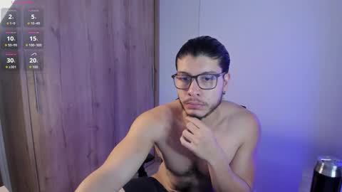 Snapshot of maxifit_ chatting on 11-15-25, 10:01 Mikael online show from 11-15-25, 10:01