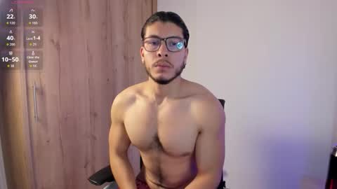 Snapshot of maxifit_ chatting on 11-19-25, 11:54 Mikael online show from 11-19-25, 11:54